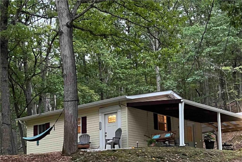 Cozy Cabin, Minutes From Lost River State Park Holiday home Mathias