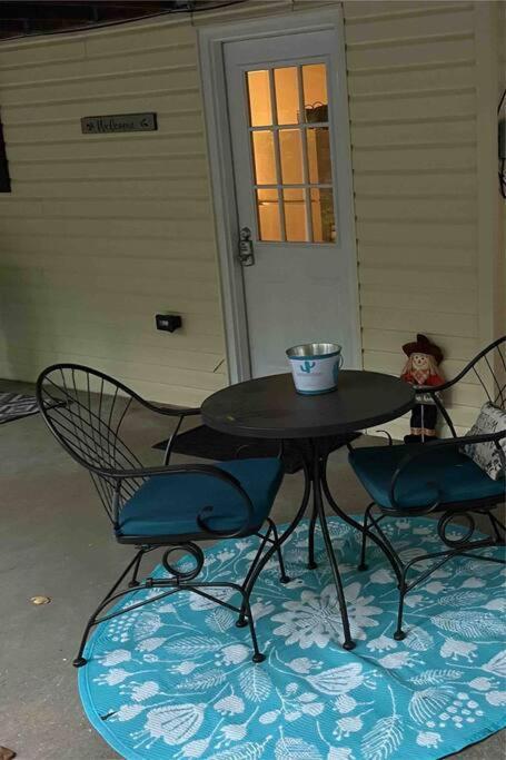 Cozy Cabin, Minutes From Lost River State Park Holiday home
